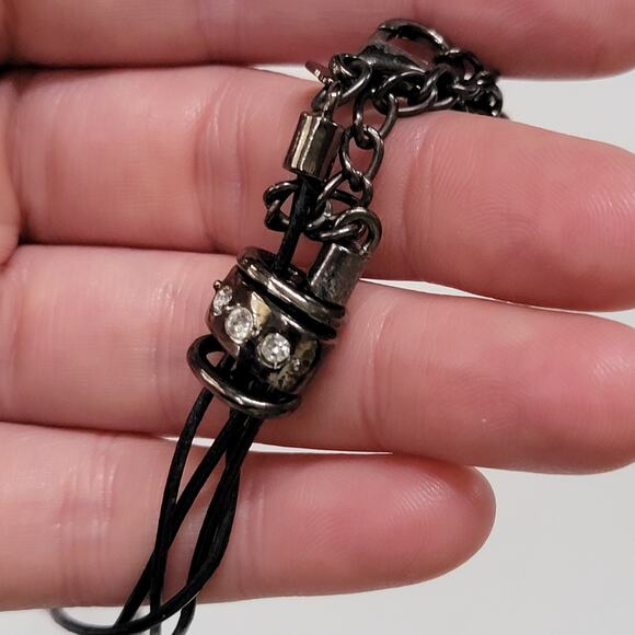 Vintage Black Round Pendant Necklace Crystal Rhinestones on Cord Chain Jewelry - Picture 7 of 10